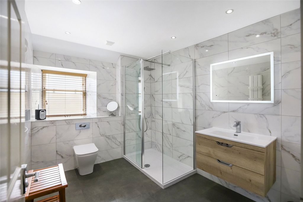 Additional image 10 of 2 bed flat for saleElderslie Gardens, Largs, North Ayrshire KA30