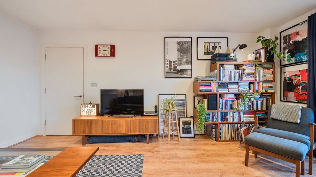 Property photo 3 of 18