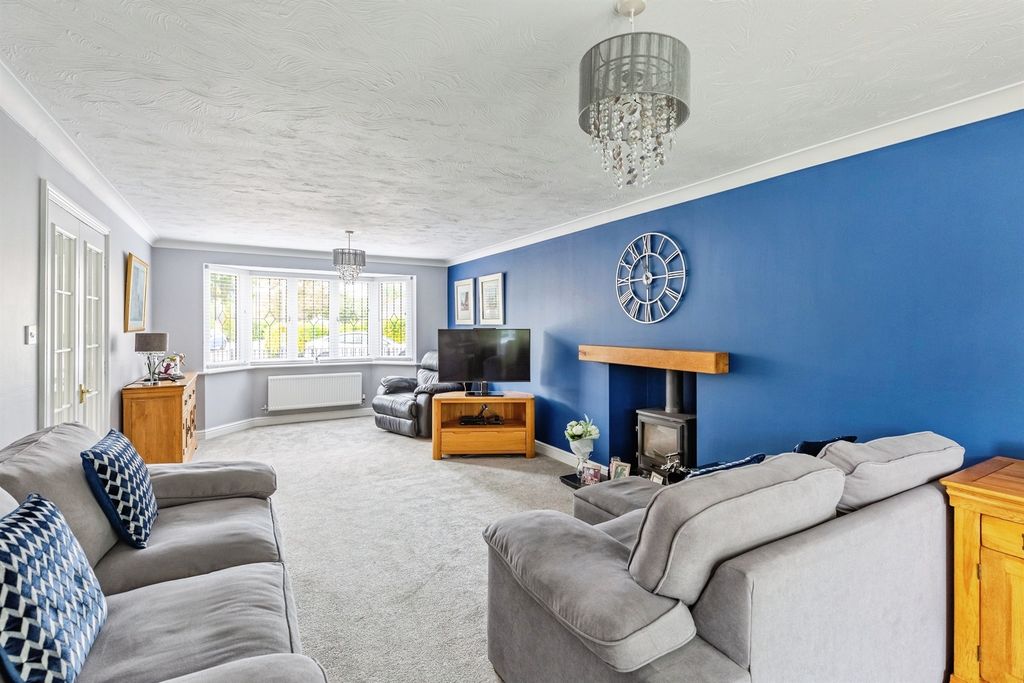 Property photo 3 of 18