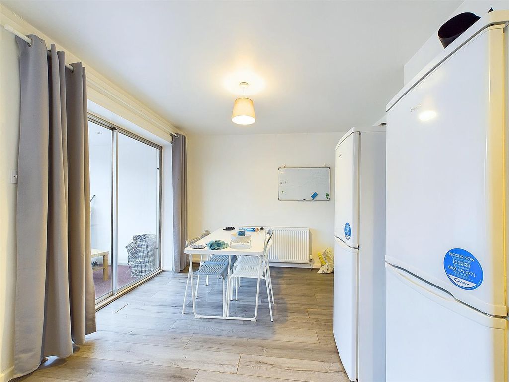 Property photo 2 of 20 Cam03736G0-Pr0062-Still004.Jpg