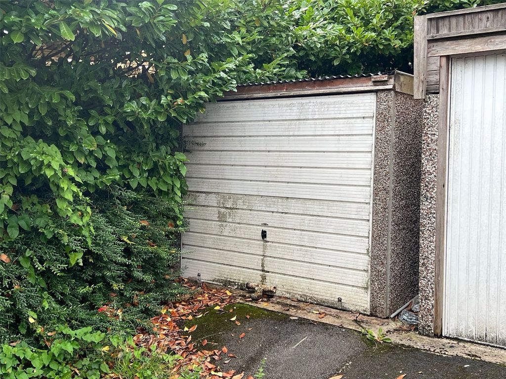 Property photo 1 of 3 Picture No. 02