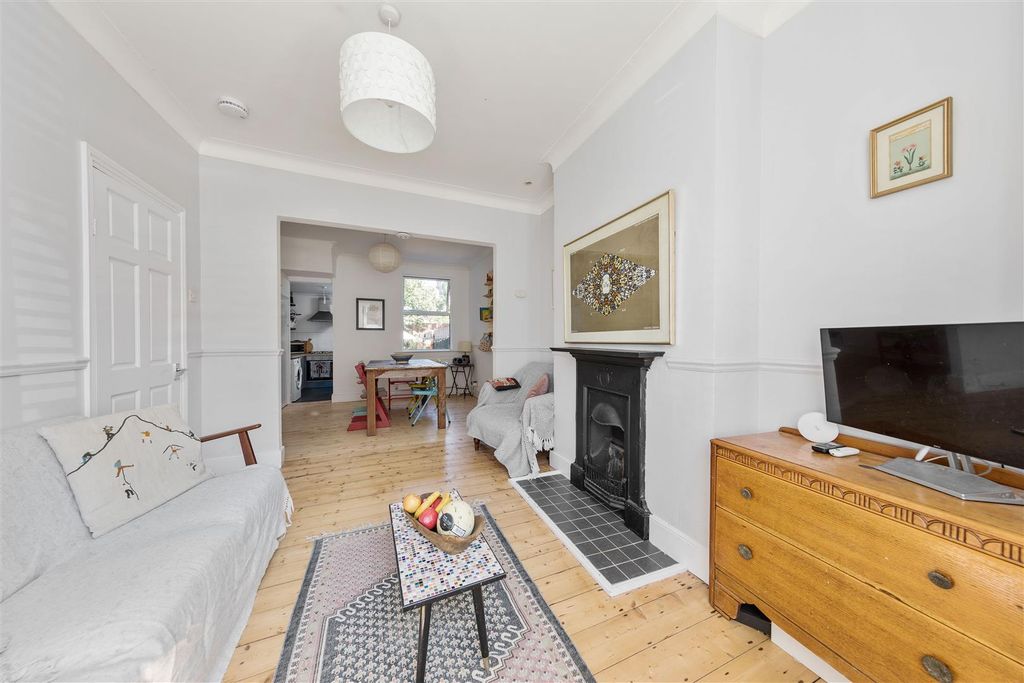 Property photo 3 of 26