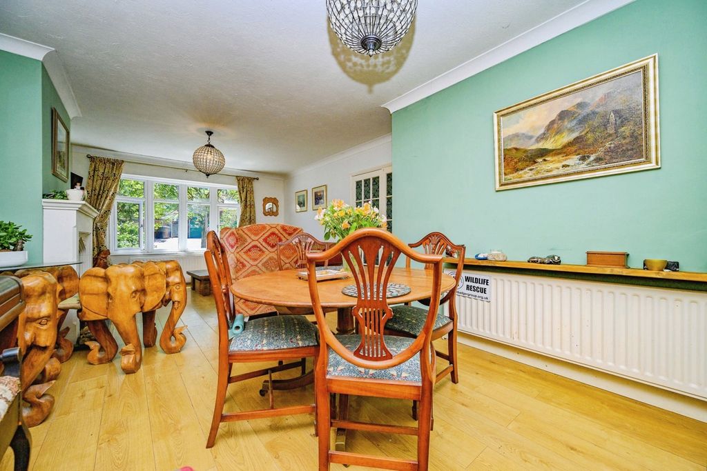 Property photo 3 of 17 Photo