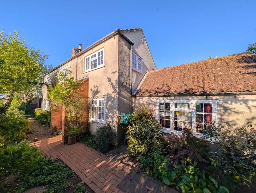 Property photo 1 of 43