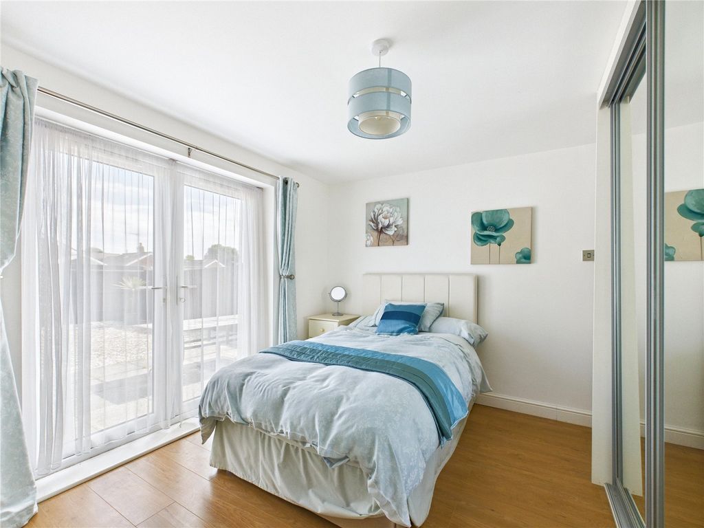 Property photo 3 of 12 3 - Picture No. 06