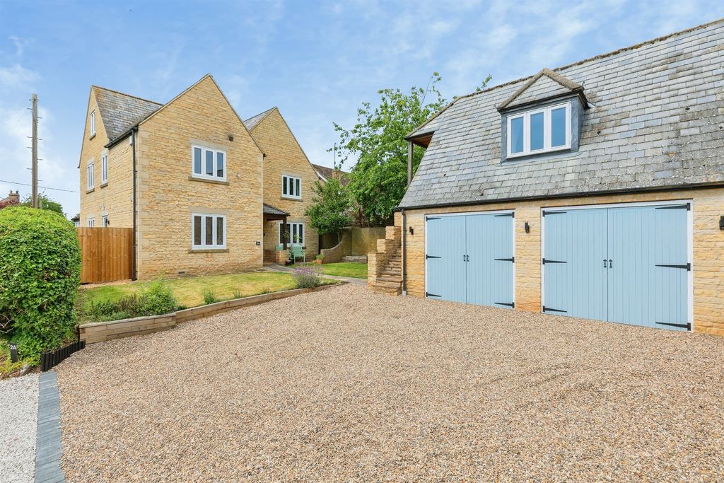 Property photo 1 of 30