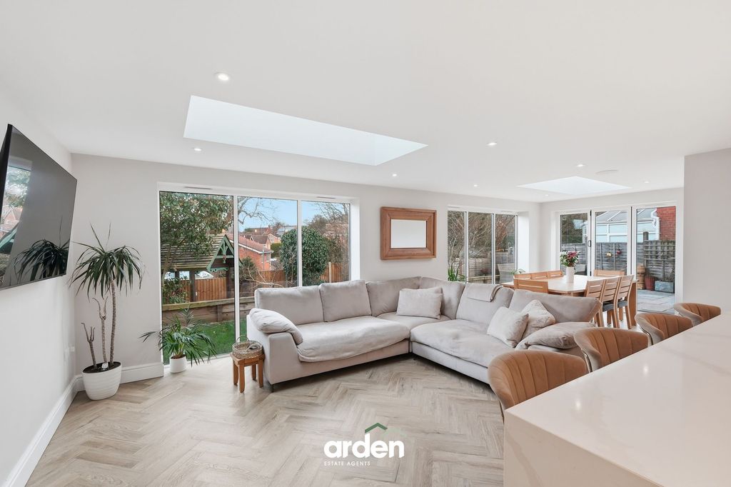 Property photo 3 of 19