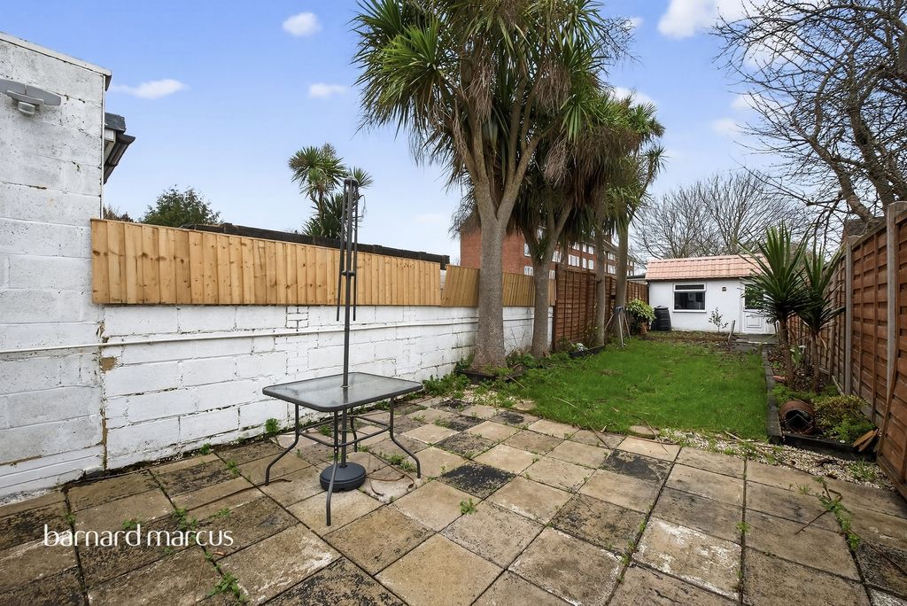 Property photo 3 of 11