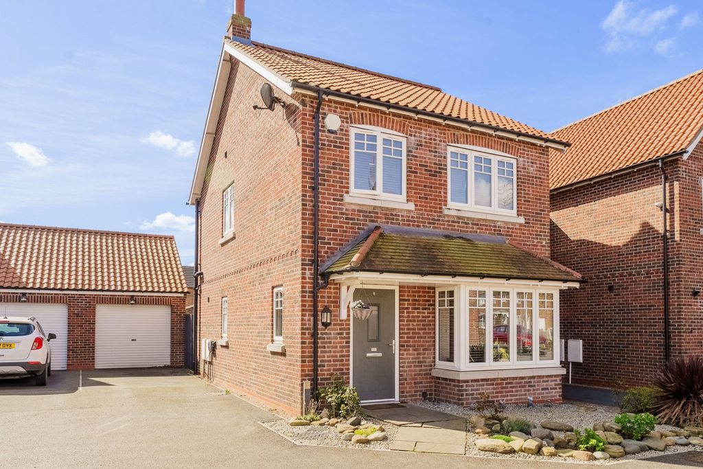 Property photo 1 of 31