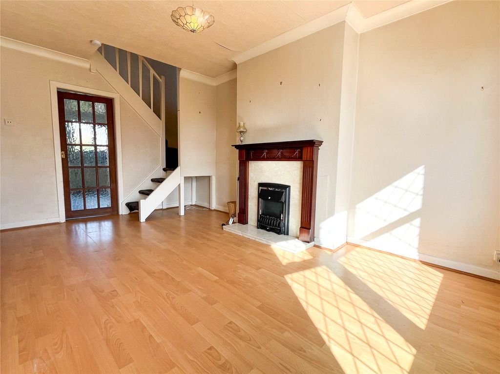 Property photo 1 of 13 Lounge