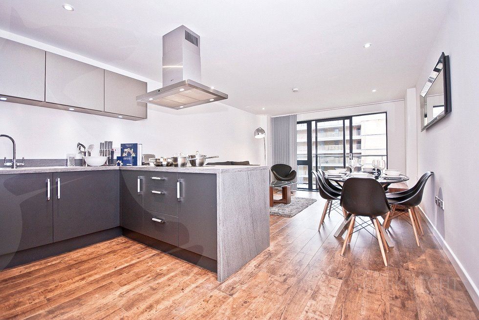 Property photo 2 of 20 Kitchen/ Reception