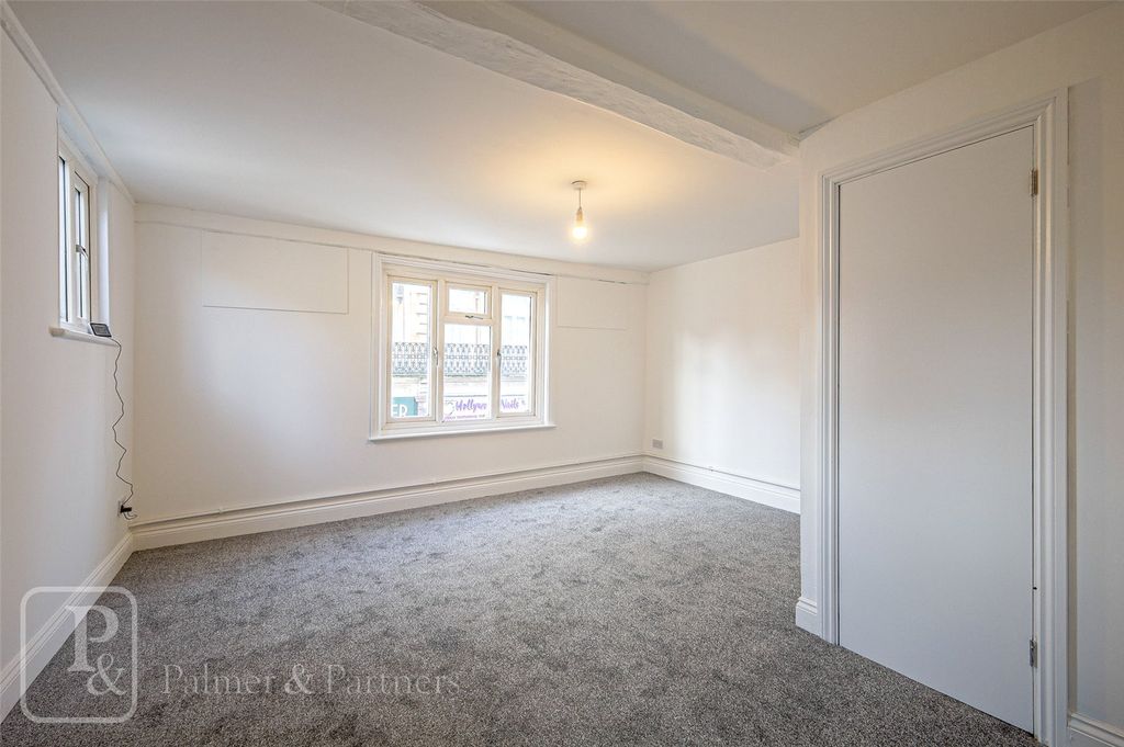 Property photo 1 of 5 Lounge