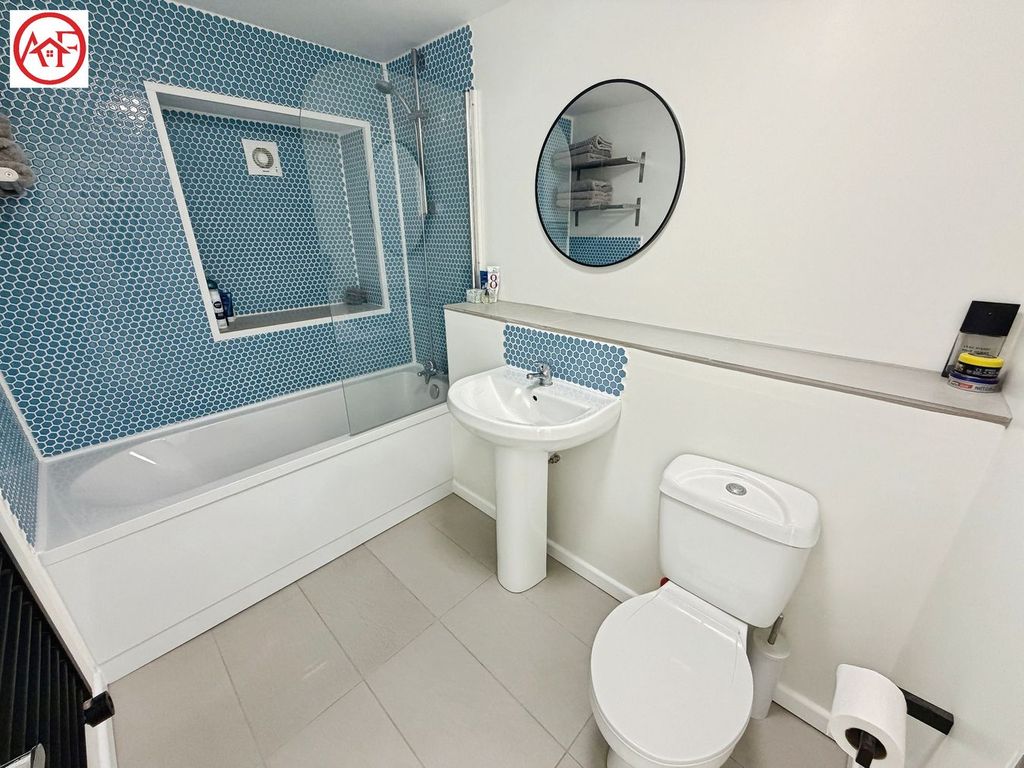 Property photo 3 of 24