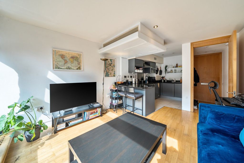 Property photo 2 of 17 1432287-9-69c1275...