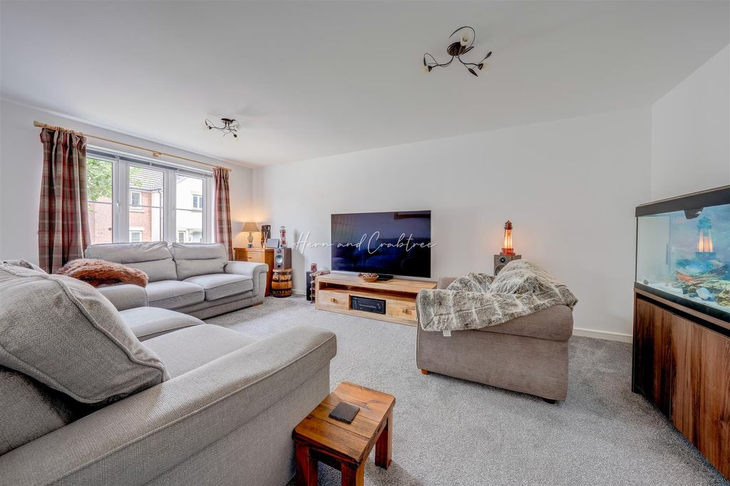 Property photo 3 of 30 Gwern Close, St Lythans Park, Herncrabtree (26).Jp