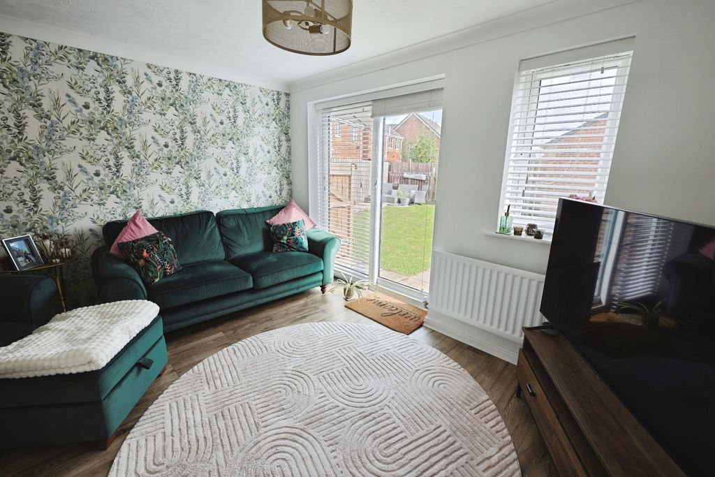 Property photo 3 of 15 Pbox-Img.Jpg