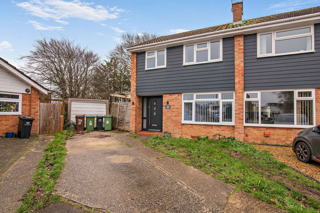 Property photo 1 of 32