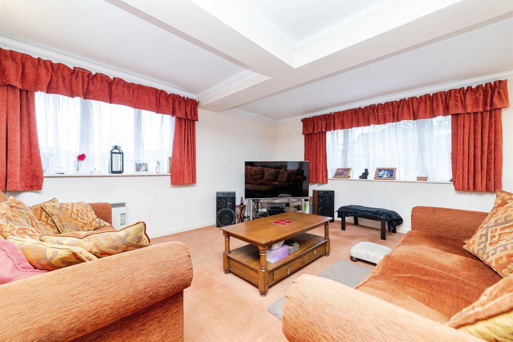 Property photo 2 of 22