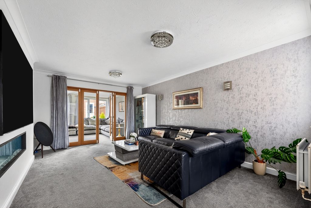 Property photo 3 of 21