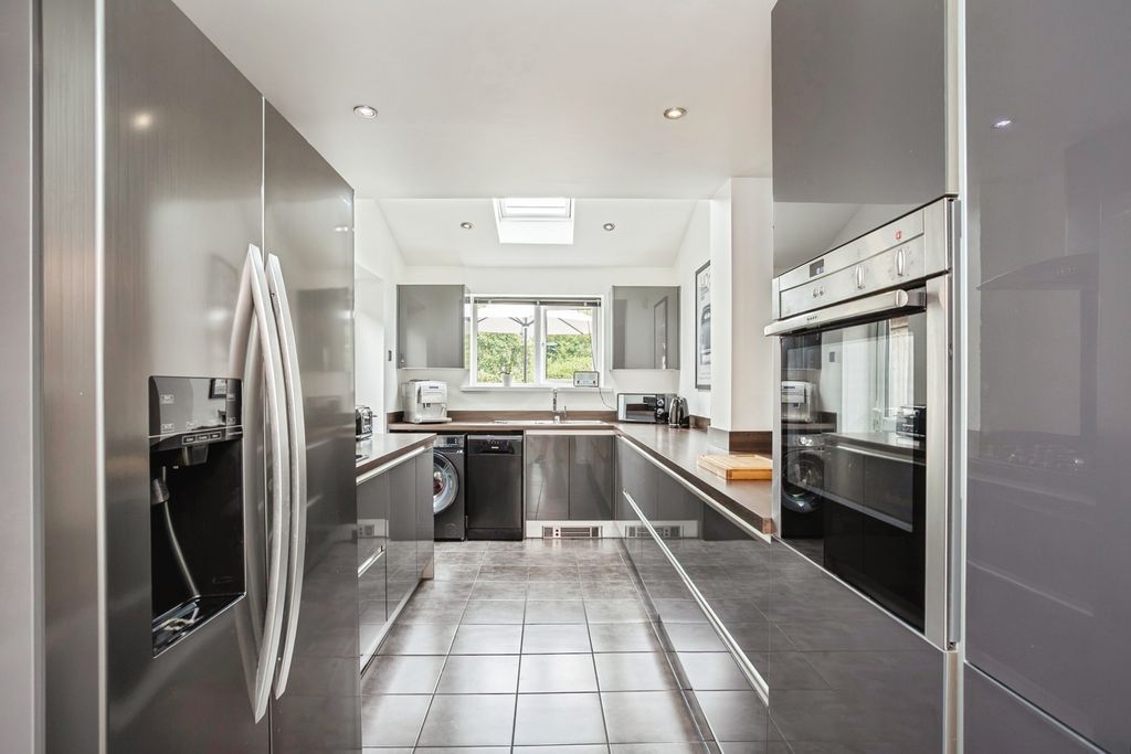 Property photo 2 of 20 Pbox-Img.Jpg