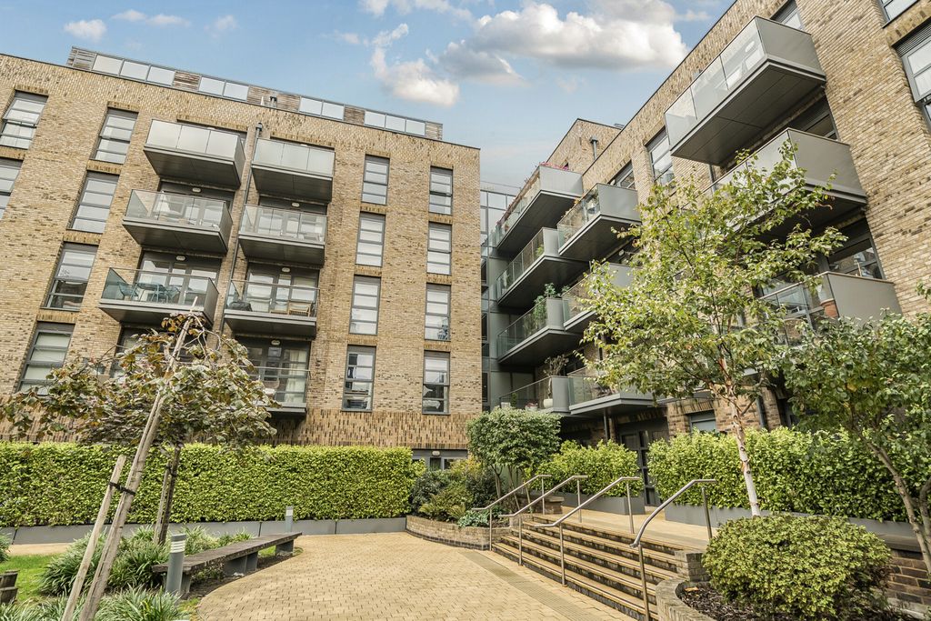 Property photo 3 of 17 External