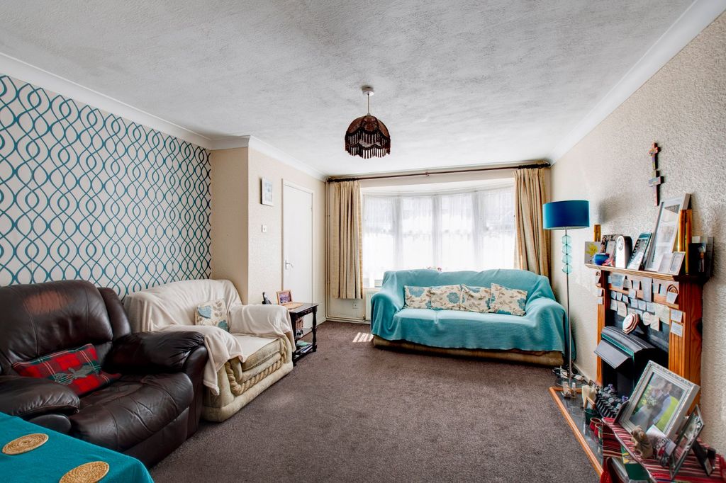 Property photo 2 of 16 Picture No. 13