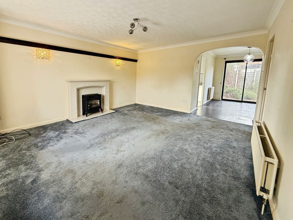 Property photo 2 of 14 Lounge