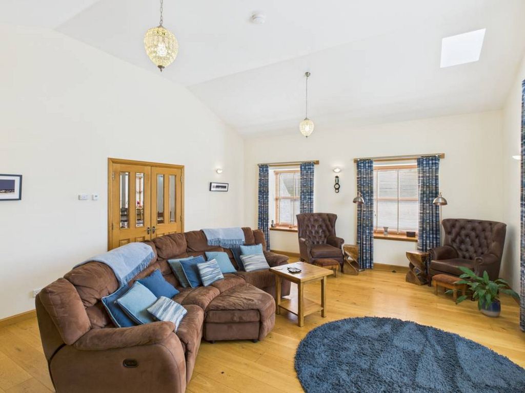 Property photo 3 of 36