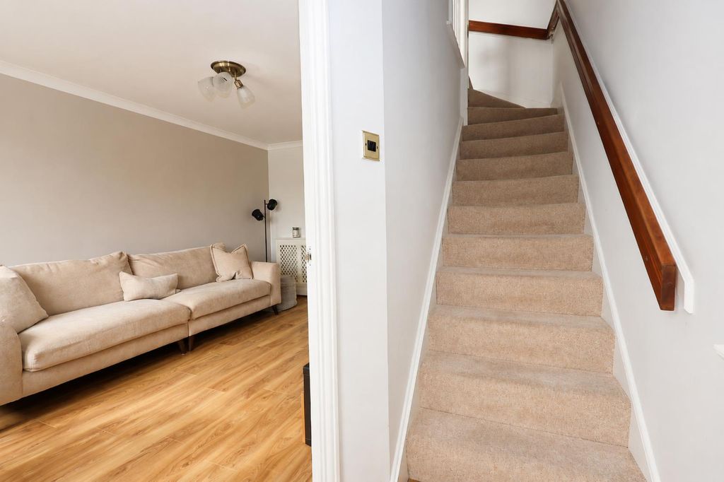 Property photo 2 of 15 Hallway.Png