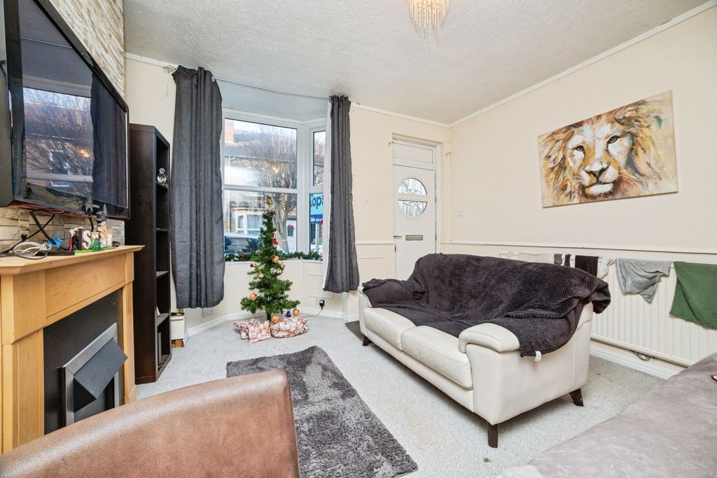 Property photo 3 of 19 7B1A3096