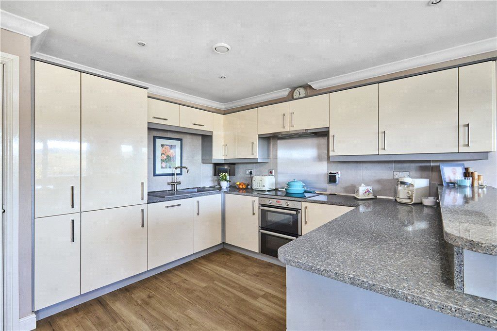 Property photo 3 of 12 Kitchen