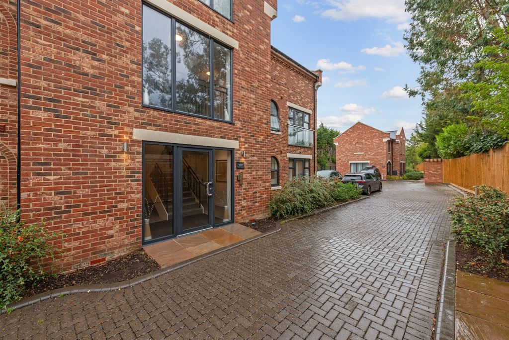 Property photo 1 of 17 9 The Old Coal Ya...