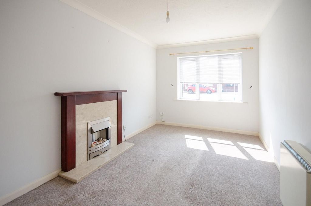 Property photo 3 of 12