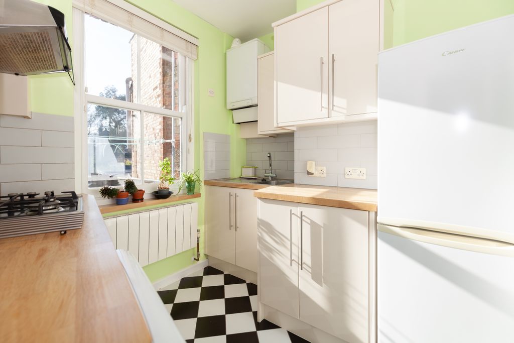 Property photo 2 of 21 Photo 02