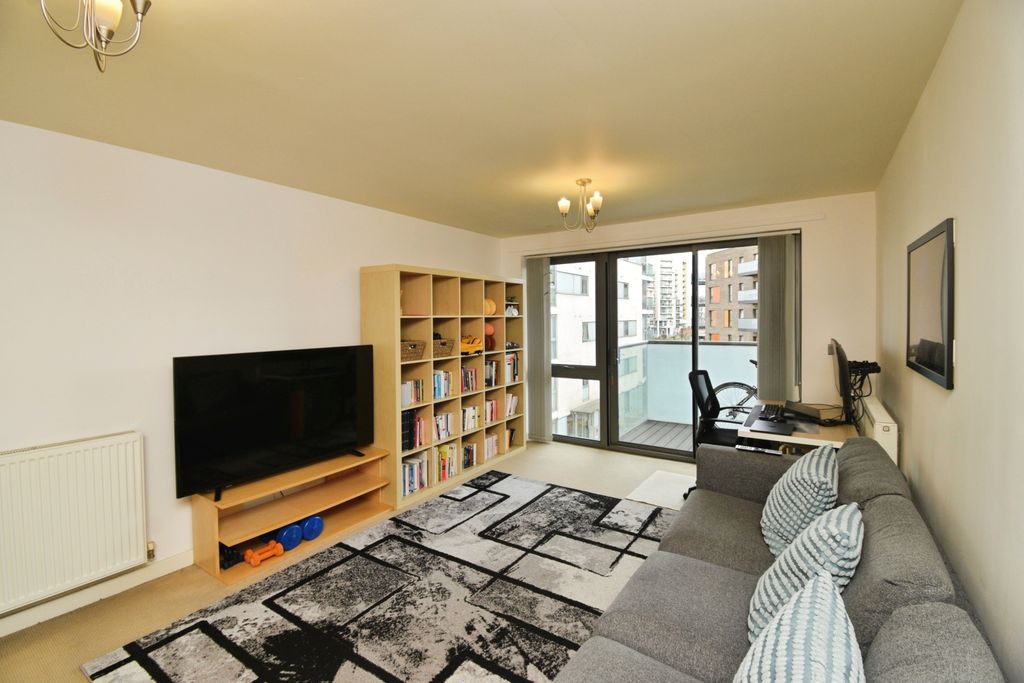 Property photo 3 of 20 Open Plan Living