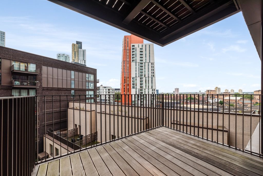 Property photo 2 of 12 Legacy Building, ...