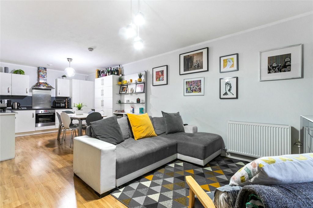 Property photo 2 of 22 Picture No. 19