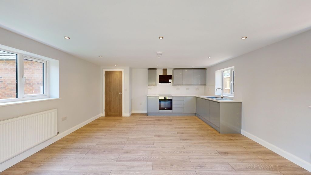 Property photo 2 of 20 3131774