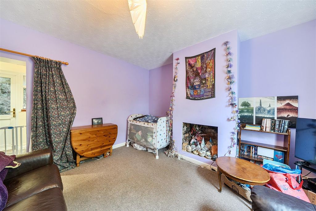 Property photo 3 of 13 Sitting Room