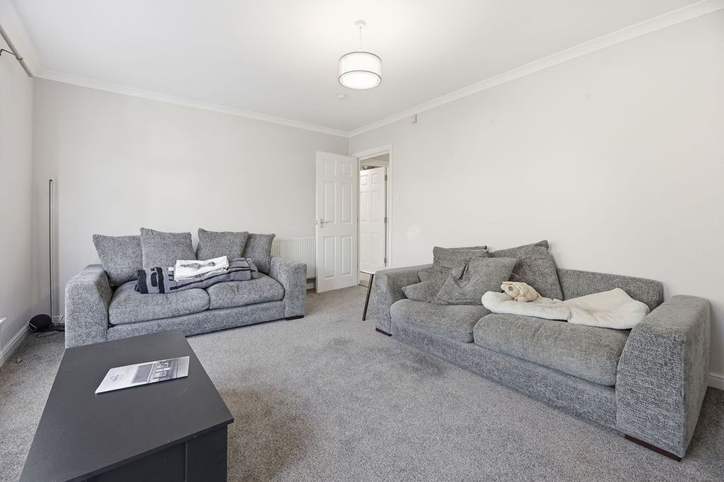 Property photo 3 of 21