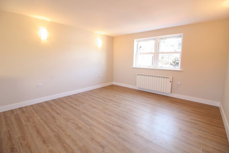 Property photo 2 of 8 Photo 7