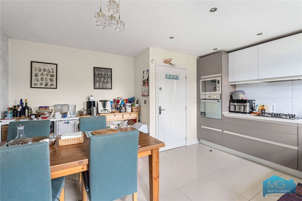 Property photo 3 of 17 Picture No. 14