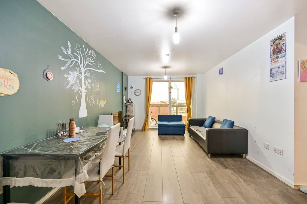 Property photo 3 of 10