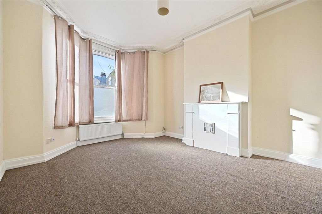 Property photo 1 of 5 Picture No. 05