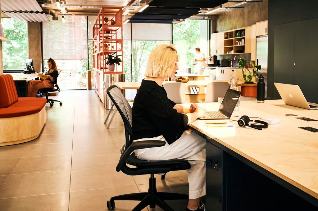 Property photo 3 of 16 Breakout Space