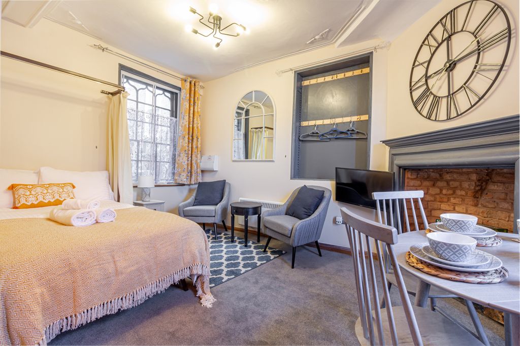 Property photo 2 of 14 Studio-1