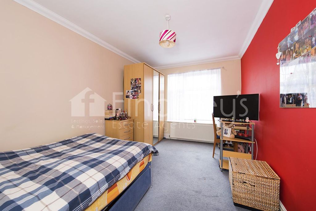 Property photo 3 of 8