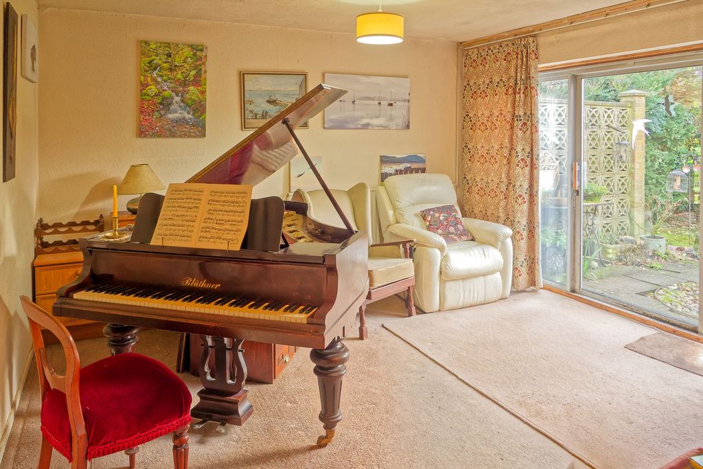 Property photo 3 of 16