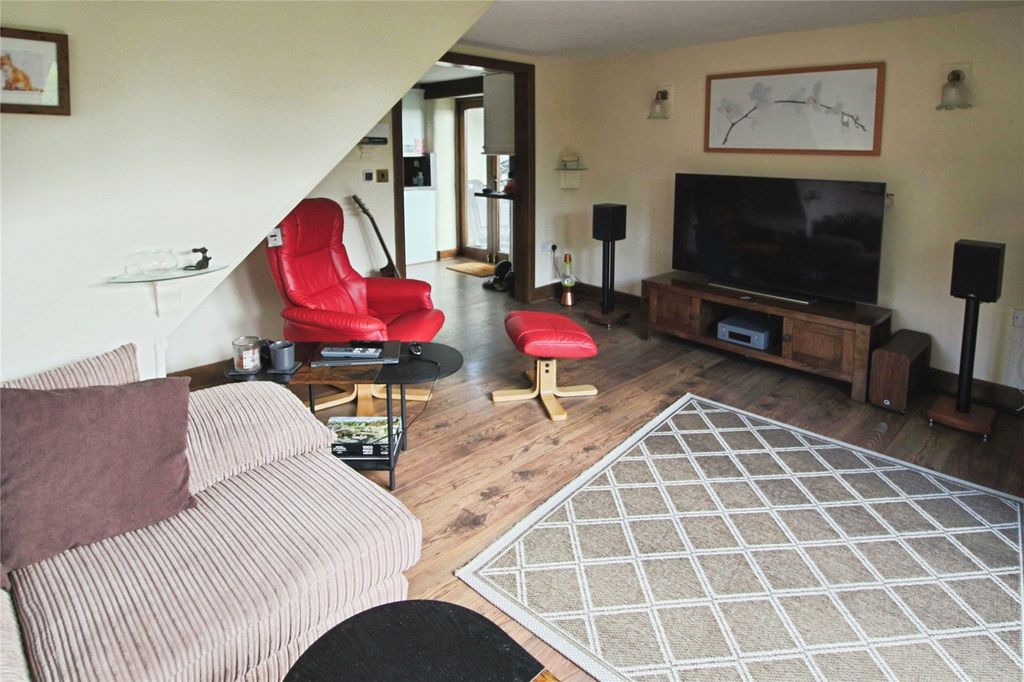 Property photo 3 of 16 Picture No. 07