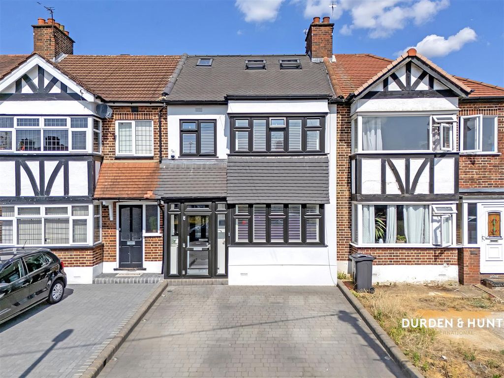 Property photo 1 of 30 Brackley Square